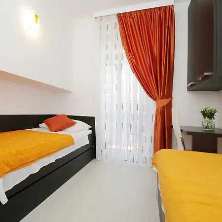 Elza Hotel 4*